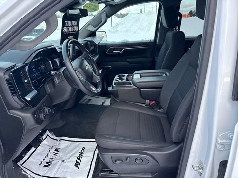 Used 2024 Chevrolet Silverado 1500 LT AWD/4WD image 20