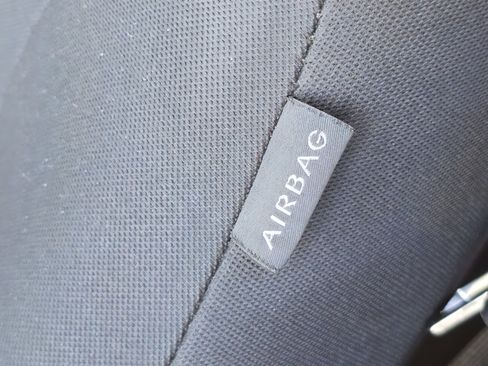 Used 2021 Hyundai Venue SE image 15