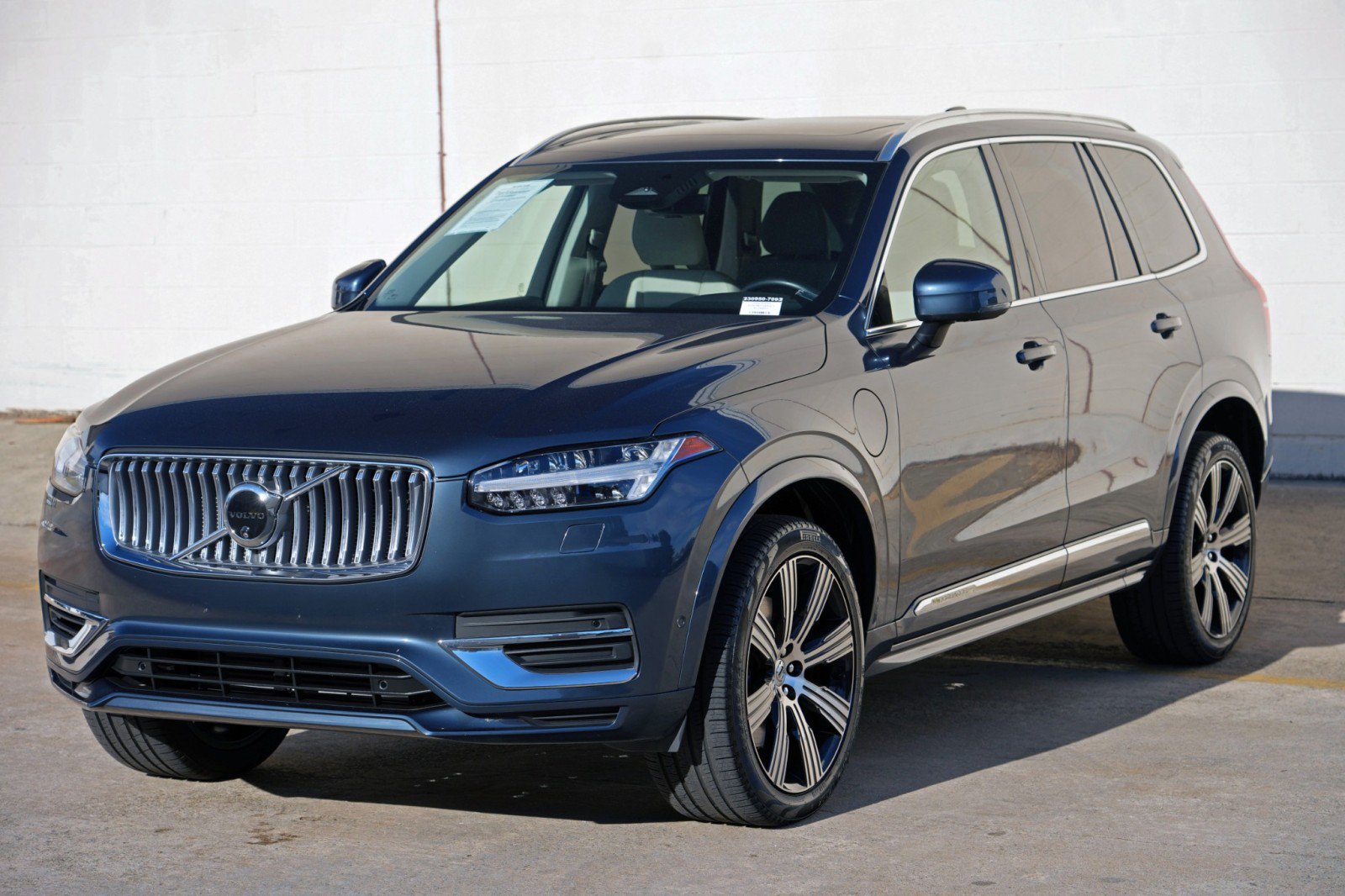 Used 2024 Volvo XC90 T8 Plus w/ Protection Package Premier AWD/4WD image 54