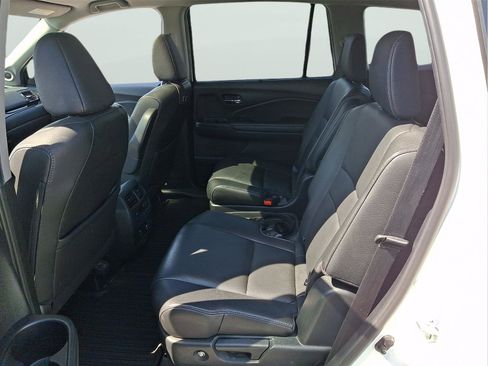 Used 2022 Honda Pilot Touring image 8