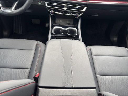 Used 2025 Chevrolet Traverse Z71 w/ Driver Confidence Package image 21