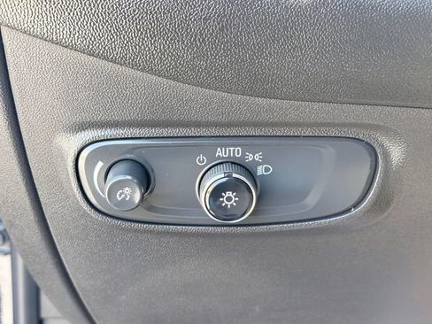 Used 2022 Chevrolet Equinox RS FWD image 24