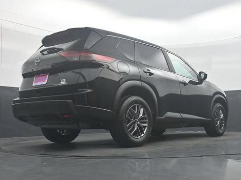Used 2026 Nissan Rogue SV FWD image 32