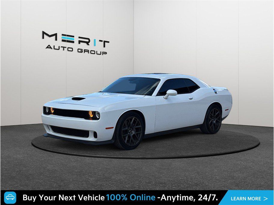 Used 2018 Dodge Challenger R/T w/ Performance Handling Group RWD image 4