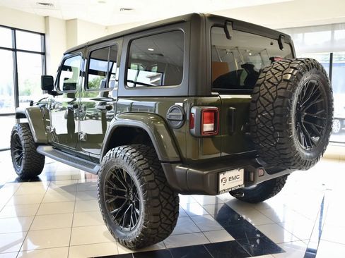 Used 2023 Jeep Wrangler Unlimited Sahara w/ Cold Weather Group AWD/4WD image 4
