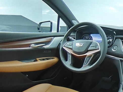 New 2025 Cadillac XT5 Premium Luxury w/ Technology Package image 9