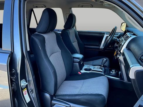 Used 2016 Toyota 4Runner SR5 AWD/4WD image 8