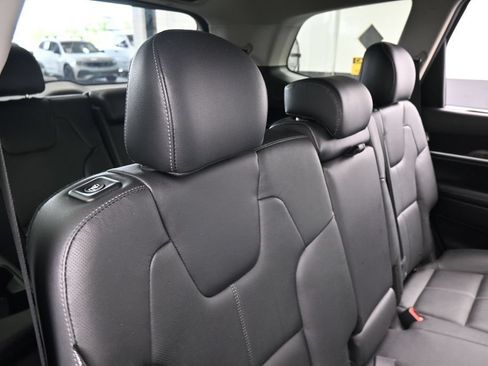 Used 2024 Kia Telluride EX AWD/4WD image 43
