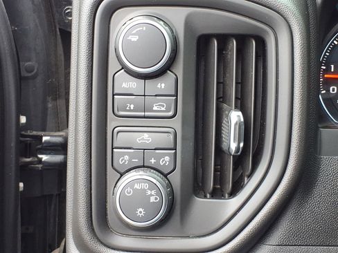 Used 2019 Chevrolet Silverado 1500 Custom w/ Custom Value Package image 9