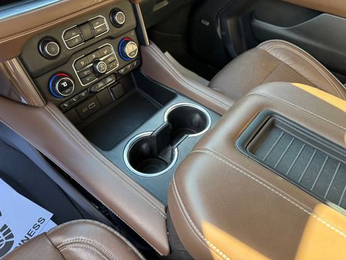 Used 2021 Chevrolet Suburban High Country image 19