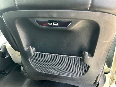 Used 2024 Chrysler Pacifica Limited FWD image 50