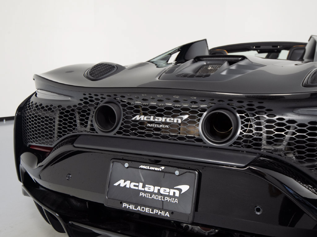 Used 2025 McLaren Artura Spider RWD image 42
