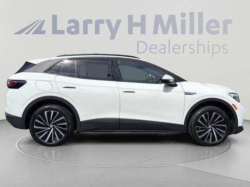 Used 2024 Volkswagen ID.4 Pro AWD/4WD image 6