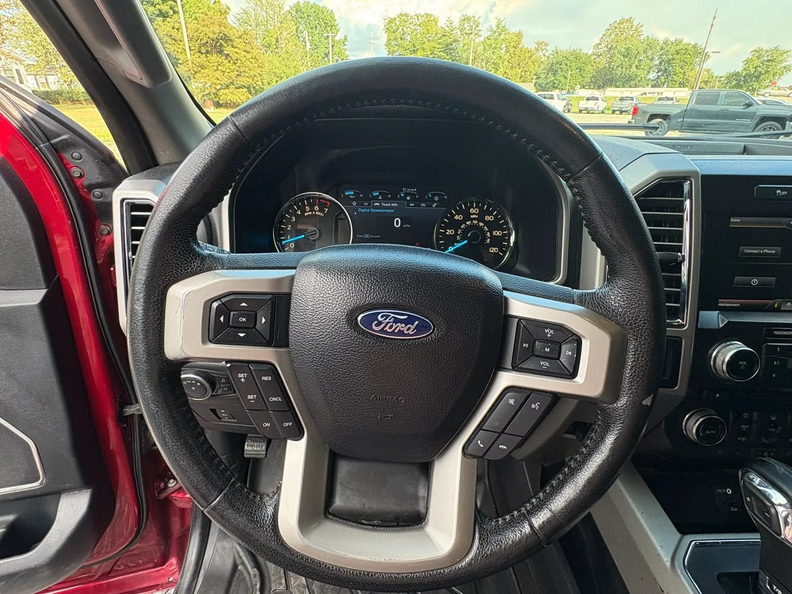 Used 2015 Ford F150 Lariat w/ Equipment Group 502A Luxury AWD/4WD image 11