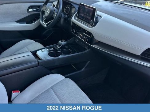 Used 2022 Nissan Rogue SV FWD image 18