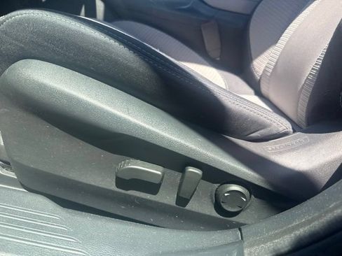 Used 2024 Subaru Outback Premium AWD/4WD image 13
