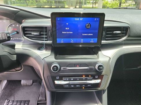 Used 2020 Ford Explorer XLT w/ Equipment Group 202A image 22