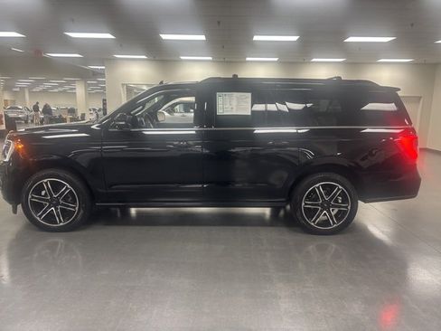 Used 2021 Ford Expedition Max Limited image 4