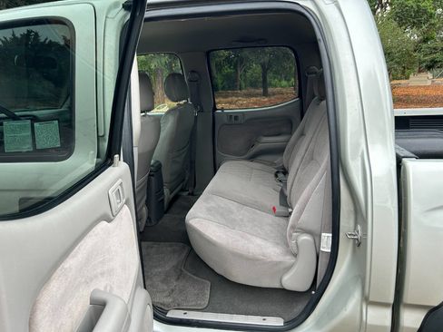 Used 2004 Toyota Tacoma PreRunner image 27