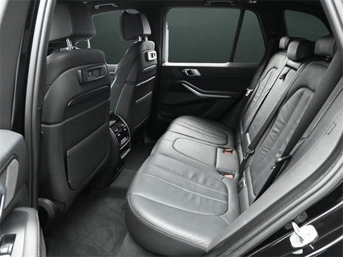 Used 2019 BMW X5 xDrive40i w/ M Sport Package image 14