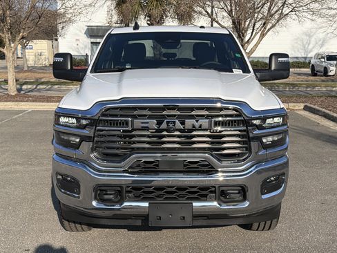 Used 2025 RAM 2500 Big Horn AWD/4WD image 3