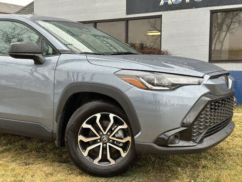 Used 2025 Toyota Corolla Cross AWD Hybrid image 3