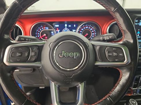 Used 2022 Jeep Gladiator Rubicon w/ Cold Weather Group AWD/4WD image 33