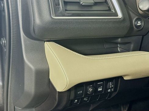 Used 2019 Subaru Ascent Limited AWD/4WD image 10