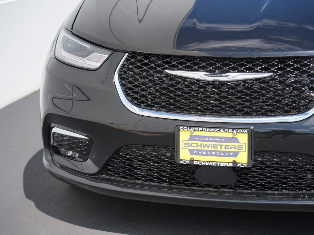 Used 2025 Chrysler Pacifica Select FWD image 10