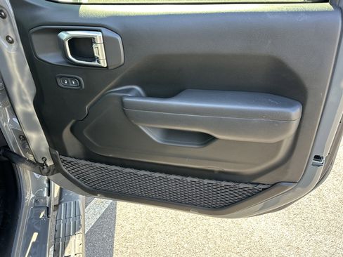 Used 2023 Jeep Wrangler Unlimited Rubicon w/ Xtreme 35 Tire Package image 15