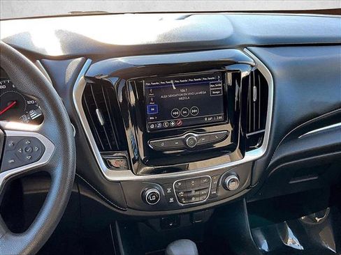 Used 2021 Chevrolet Traverse LS image 8