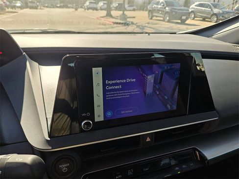 Used 2025 Toyota Prius LE image 21