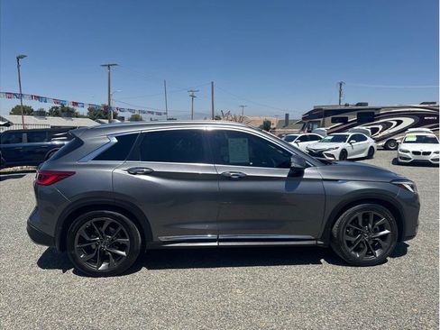 Used 2019 INFINITI QX50 Essential w/ Sensory Package AWD/4WD image 4