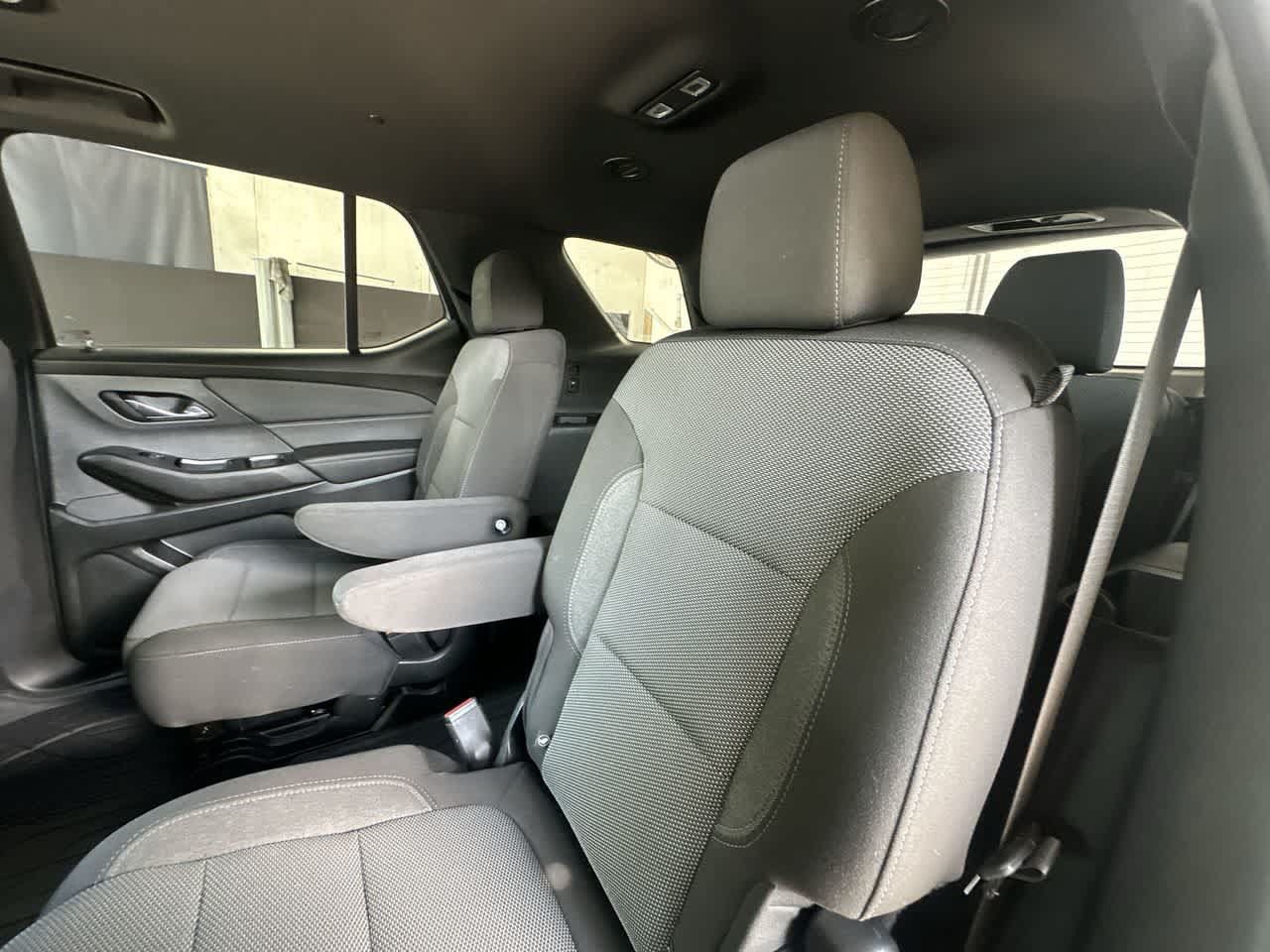Used 2023 Chevrolet Traverse LT FWD image 22
