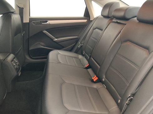 Used 2019 Volkswagen Passat 2.0T Wolfsburg w/ Wheels & Sunroof Package FWD image 18