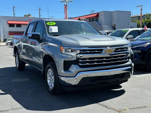 Used 2025 Chevrolet Silverado 1500 LT RWD image 9