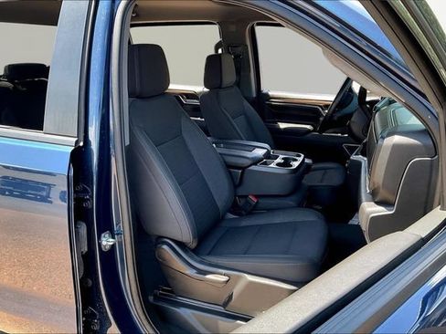 Used 2023 Chevrolet Silverado 1500 LT AWD/4WD image 19