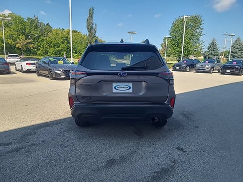 Used 2025 Subaru Forester Premium w/ Convenience Package #1 AWD/4WD image 5