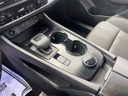 Certified 2025 Nissan Rogue SV AWD/4WD image 19