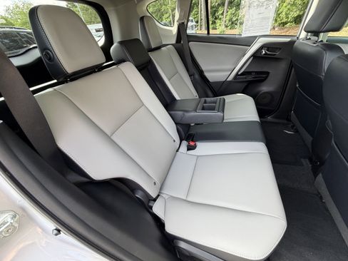 Used 2016 Toyota RAV4 Limited FWD image 21