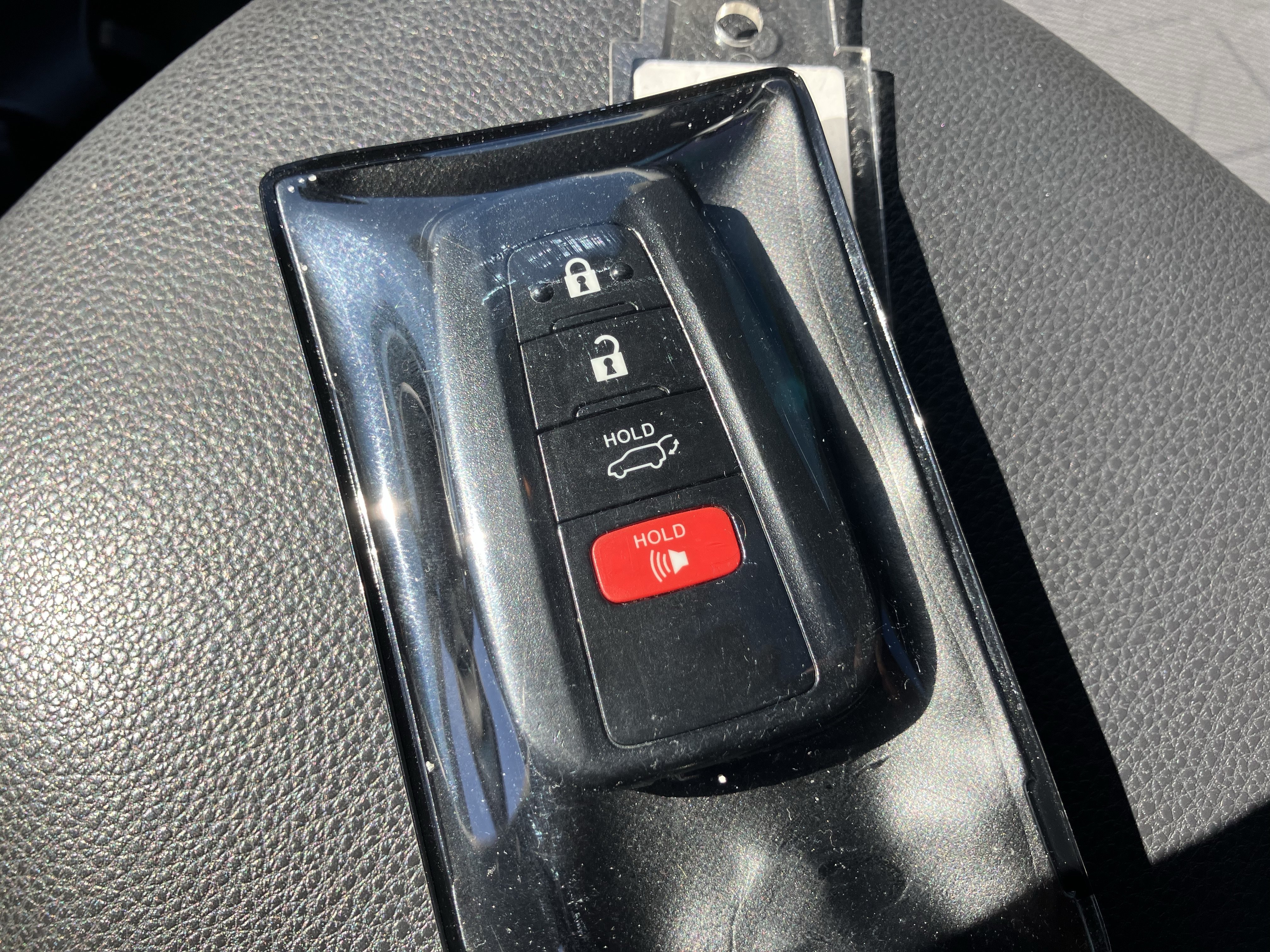 Used 2019 Toyota RAV4 XLE w/ Convenience Package FWD image 39