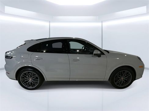 New 2026 Porsche Cayenne Coupe image 8