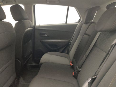 Used 2020 Chevrolet Trax LS AWD/4WD image 18