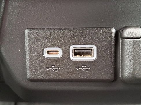 Used 2021 Chevrolet Silverado 1500 Custom image 20