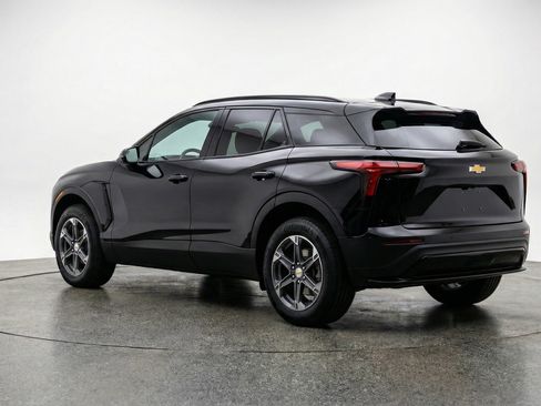 Used 2025 Chevrolet Blazer LT image 6