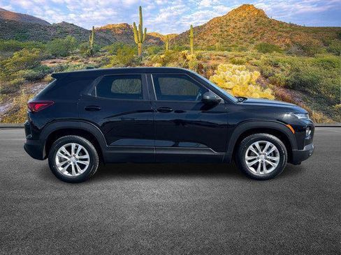 Used 2023 Chevrolet TrailBlazer LS image 3