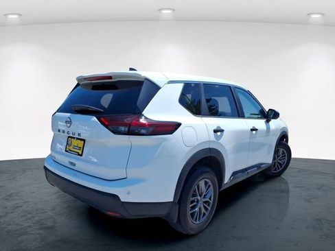 Used 2024 Nissan Rogue S FWD image 8