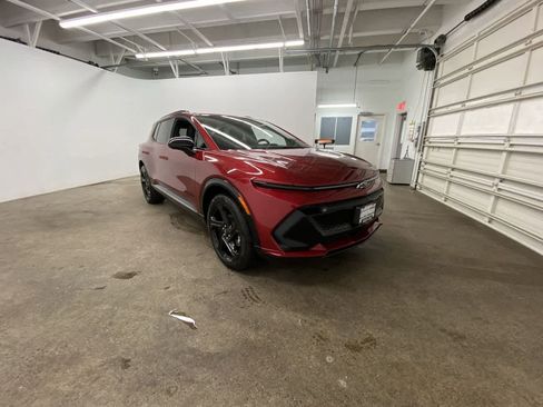 Used 2024 Chevrolet Equinox EV RS image 8