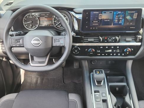 Used 2026 Nissan Pathfinder SV w/ SV Premium Package FWD image 26