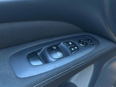 Used 2017 Nissan Pathfinder SV FWD image 23